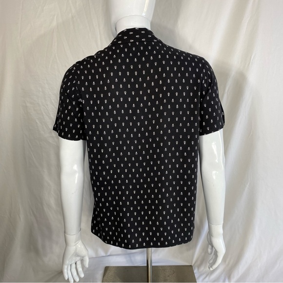 Old Navy Men’s Pineapple Print Short Sleeve Camp Shirt - Picture 3 of 7